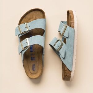 NWT Birkenstocks Arizona Blue Suede Sandals in size 40 (women’s 9-9.5)